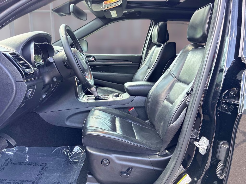 2020 Diamond Black Crystal Pearlcoat Jeep Grand Cherokee Overland 4X4 SUV