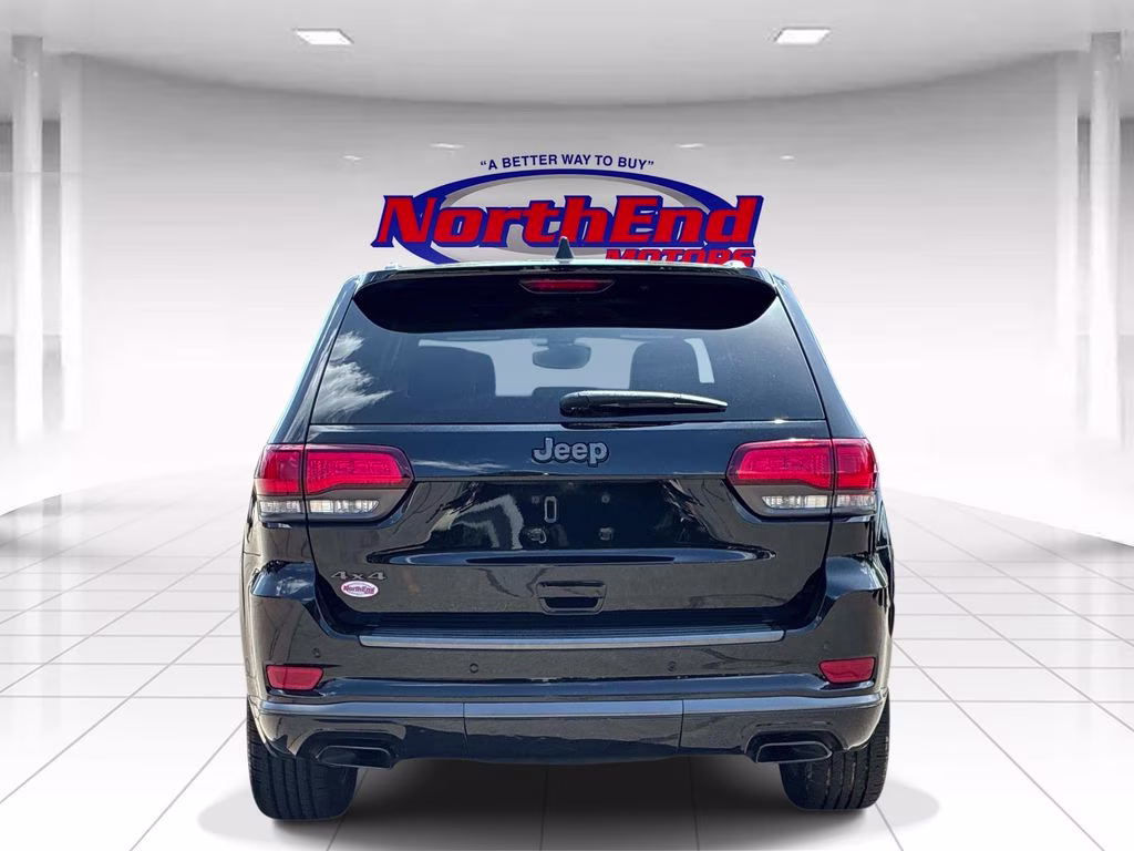 2020 Diamond Black Crystal Pearlcoat Jeep Grand Cherokee Overland 4X4 SUV