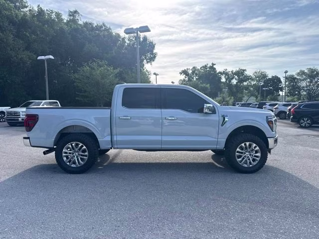 2025 Space White Metallic Ford F-150 LARIAT Crew Cab Pickup 4X4 Truck