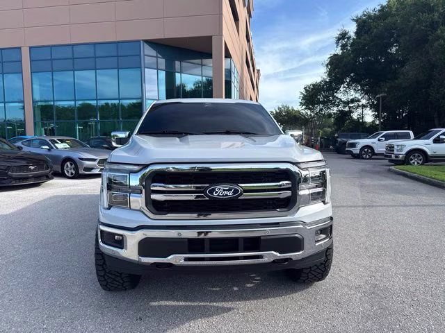 2025 Space White Metallic Ford F-150 LARIAT Crew Cab Pickup 4X4 Truck