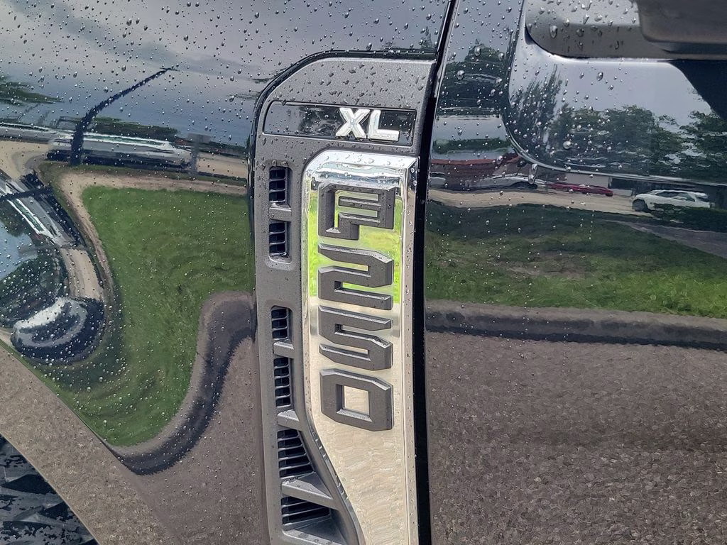 2023 Agate Black Metallic Ford Super Duty F-250 SRW XL 4X4 Truck