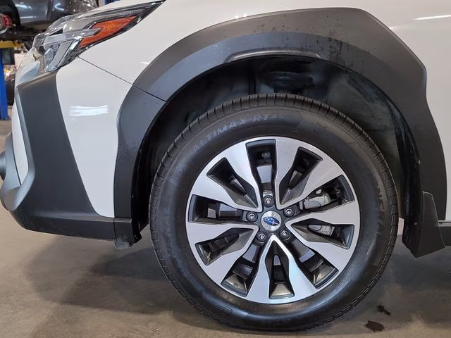 2024 Crystal White Pearl Subaru Outback Limited XT AWD SUV