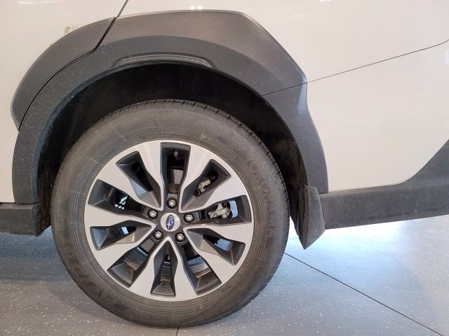 2024 Crystal White Pearl Subaru Outback Limited XT AWD SUV