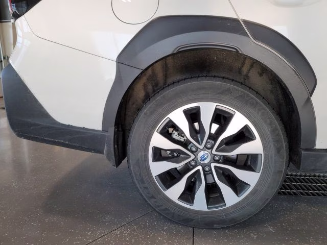 2024 Crystal White Pearl Subaru Outback Limited XT AWD SUV