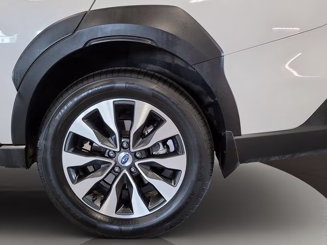 2024 Crystal White Pearl Subaru Outback Limited XT AWD SUV