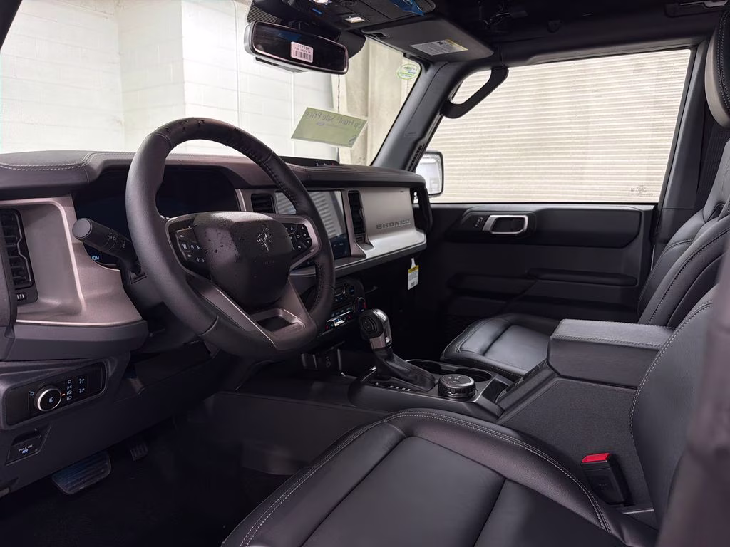 2026 OXFORD WHITE Ford Bronco Outer Banks 4X4 SUV
