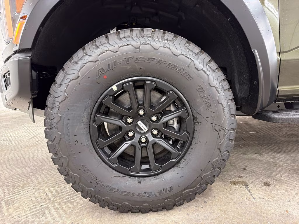 2026 SHELTER GREEN Ford F-150 Raptor 4X4 Truck