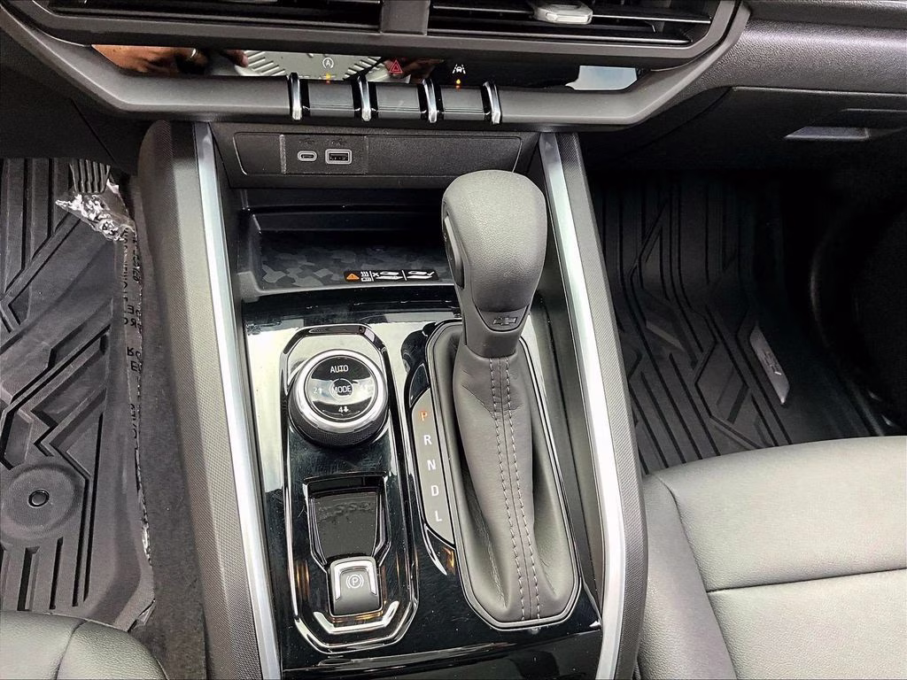 2026 White Sands Chevrolet Colorado Trail Boss 4X4 Truck