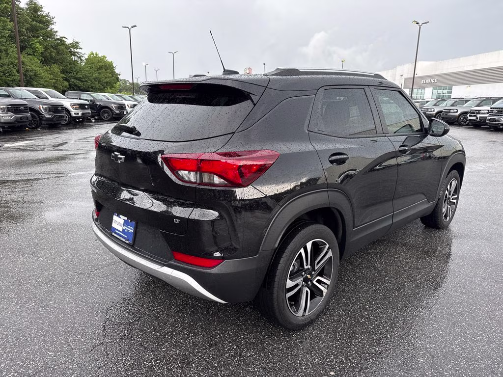 2023 Mosaic Black Metallic Chevrolet Trailblazer LT AWD SUV