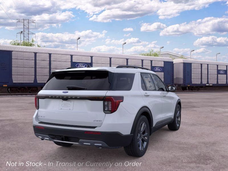 2026 R7 Ford Explorer Active 4X4 SUV