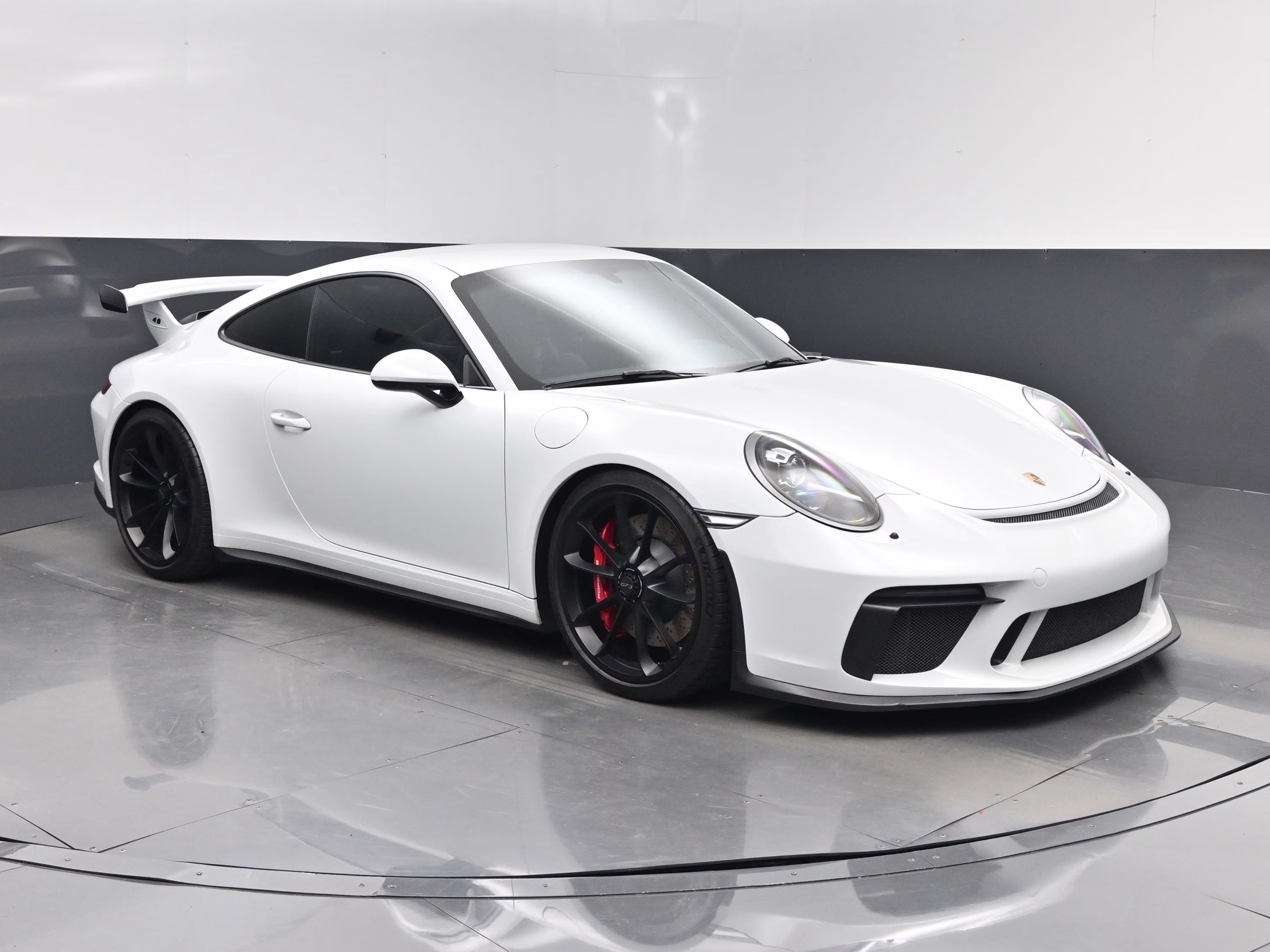 2018 White Porsche 911 GT3 RWD Coupe