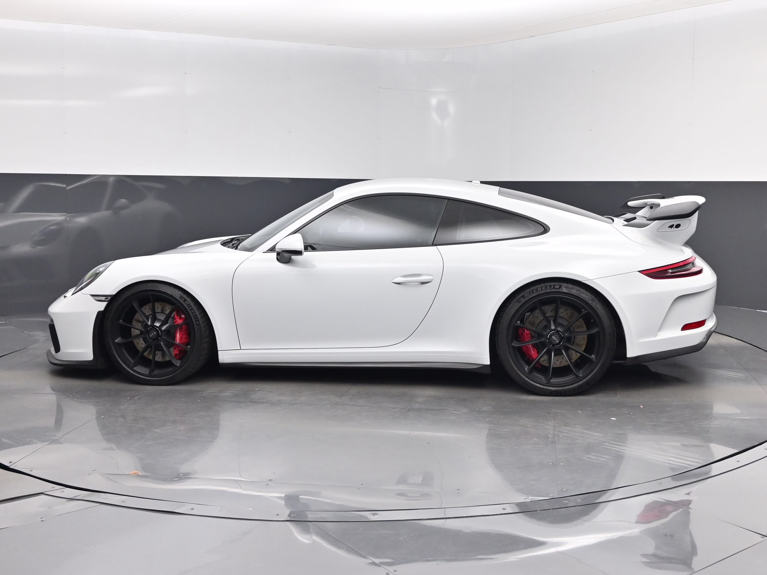 2018 White Porsche 911 GT3 RWD Coupe