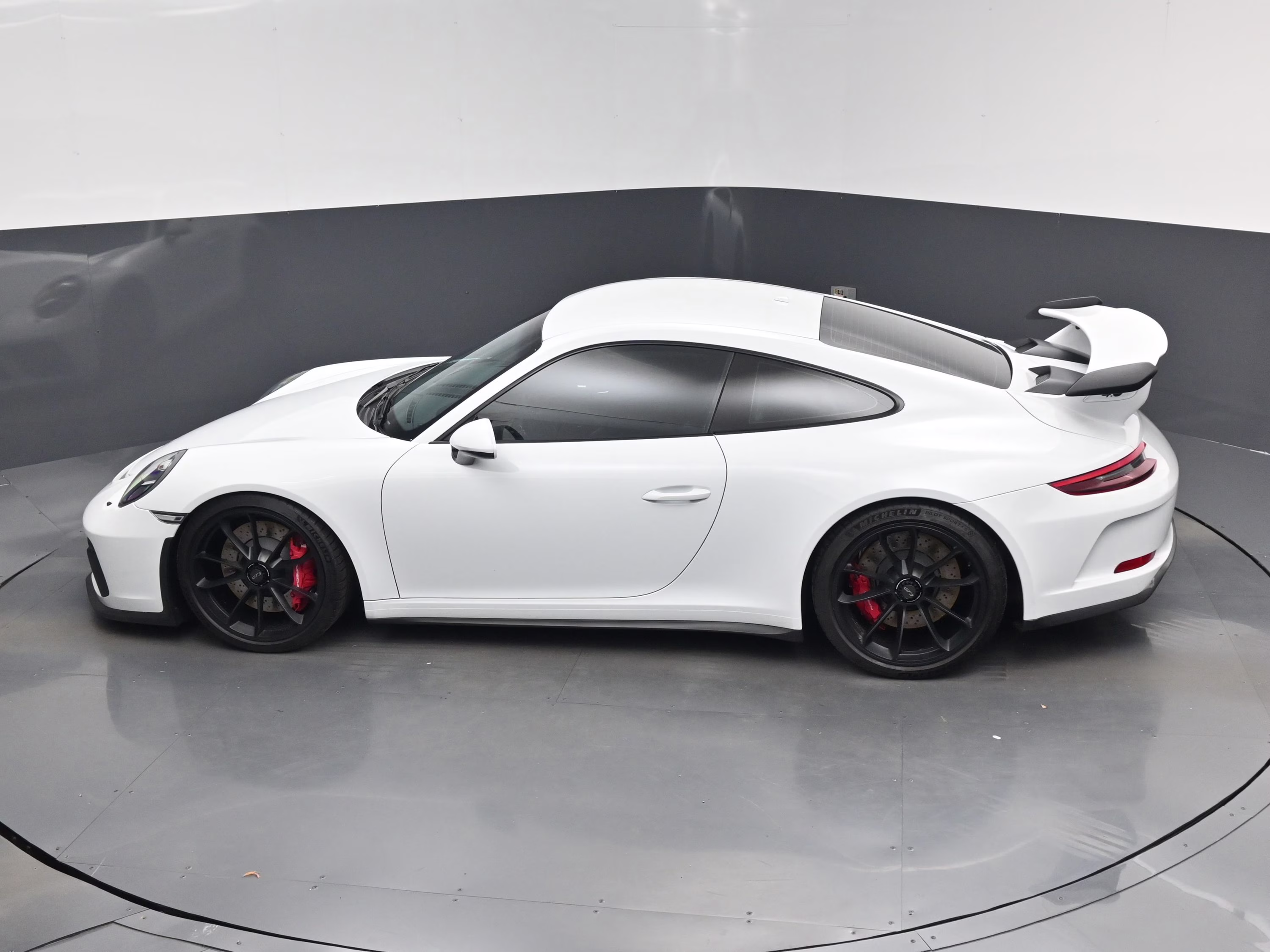 2018 White Porsche 911 GT3 RWD Coupe