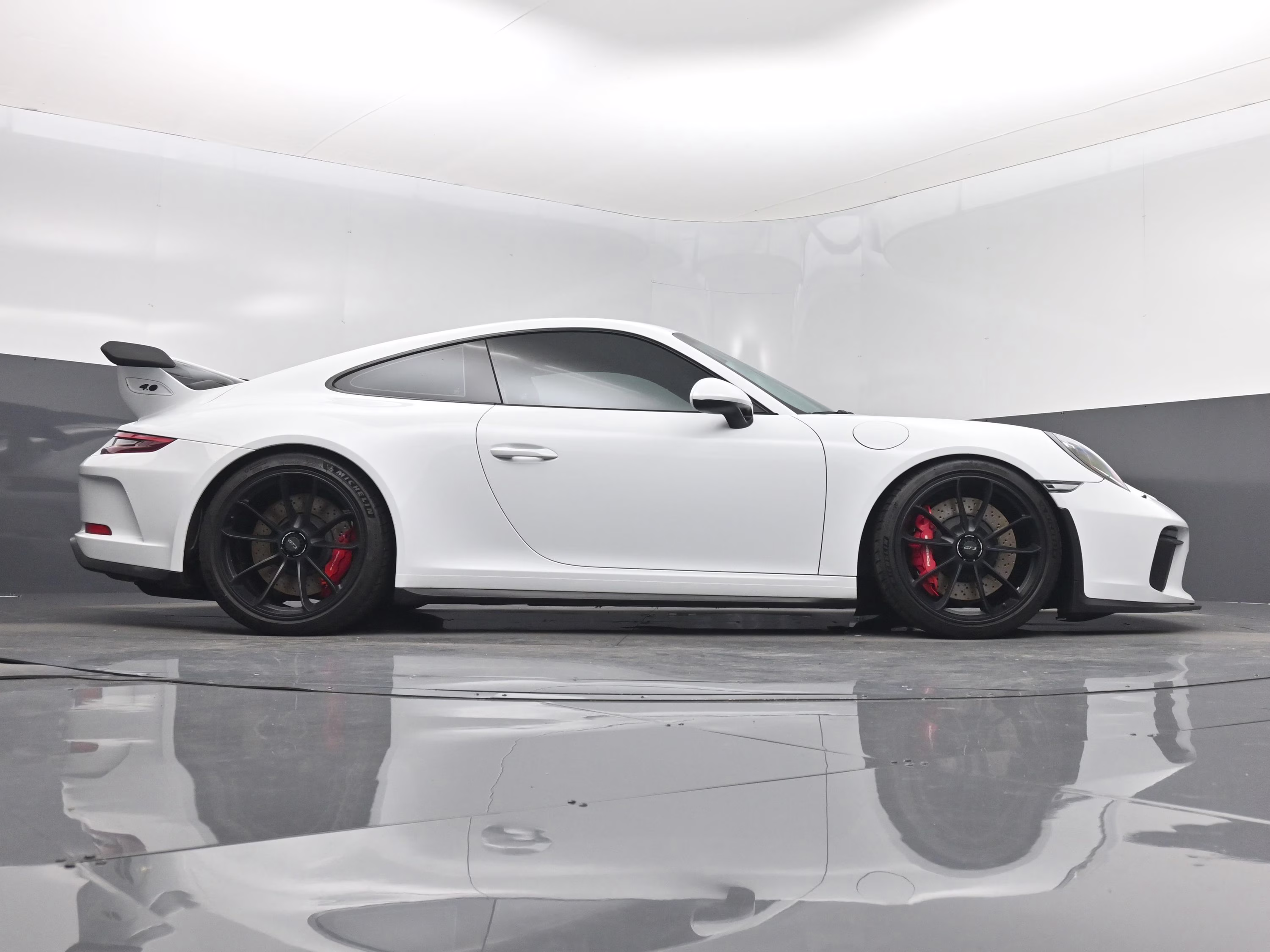 2018 White Porsche 911 GT3 RWD Coupe