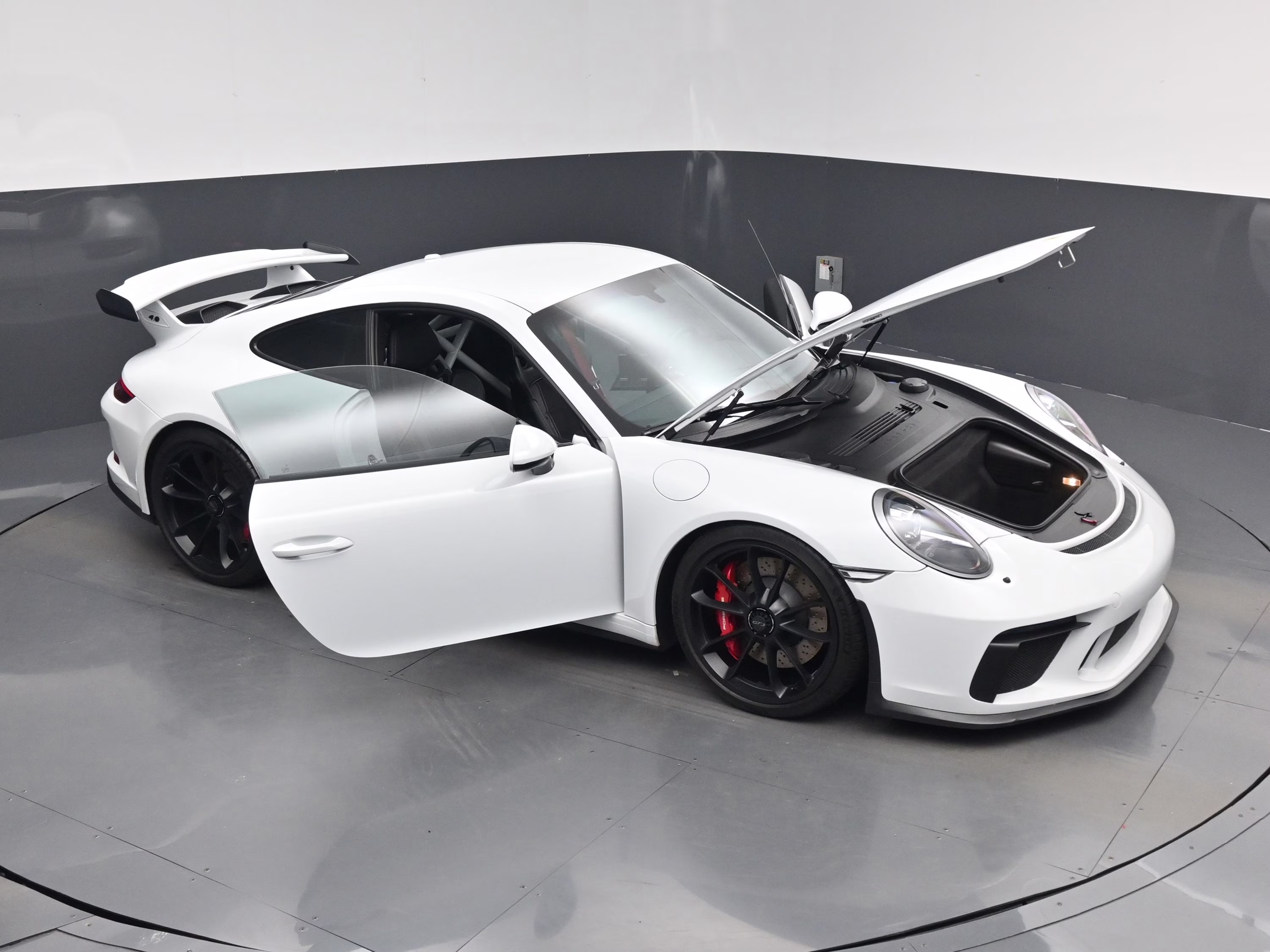 2018 White Porsche 911 GT3 RWD Coupe