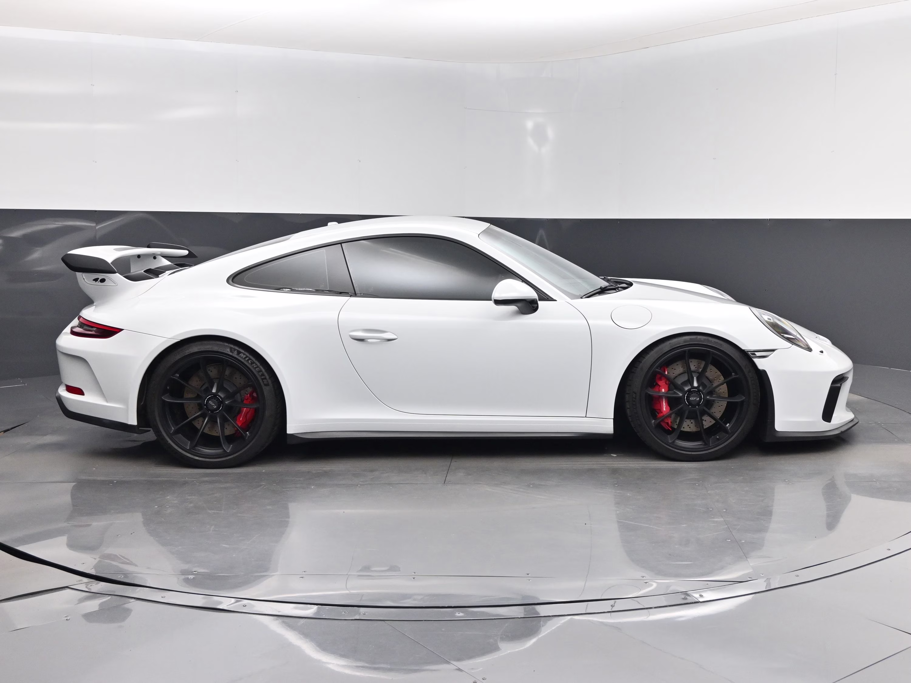 2018 White Porsche 911 GT3 RWD Coupe