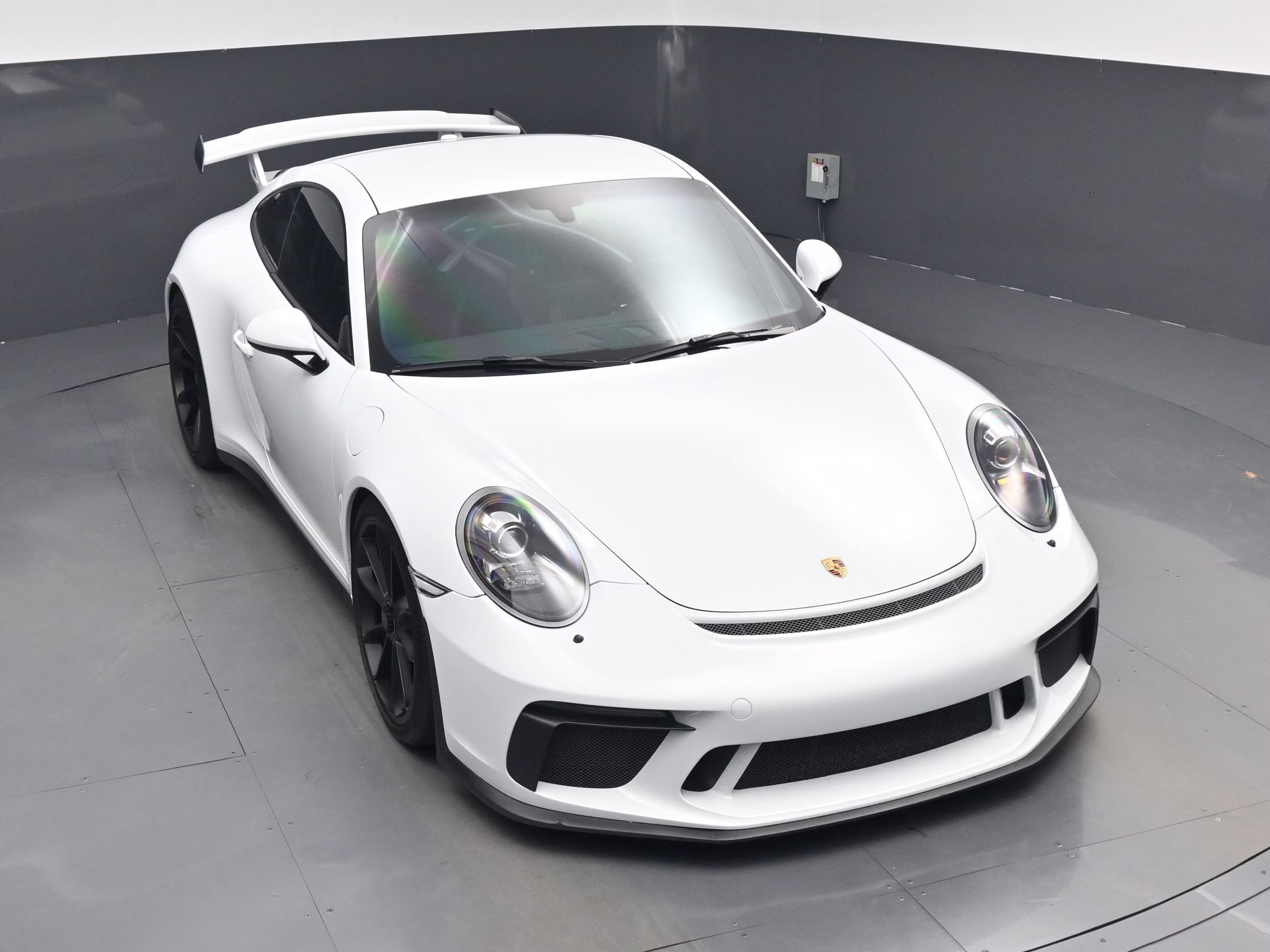 2018 White Porsche 911 GT3 RWD Coupe