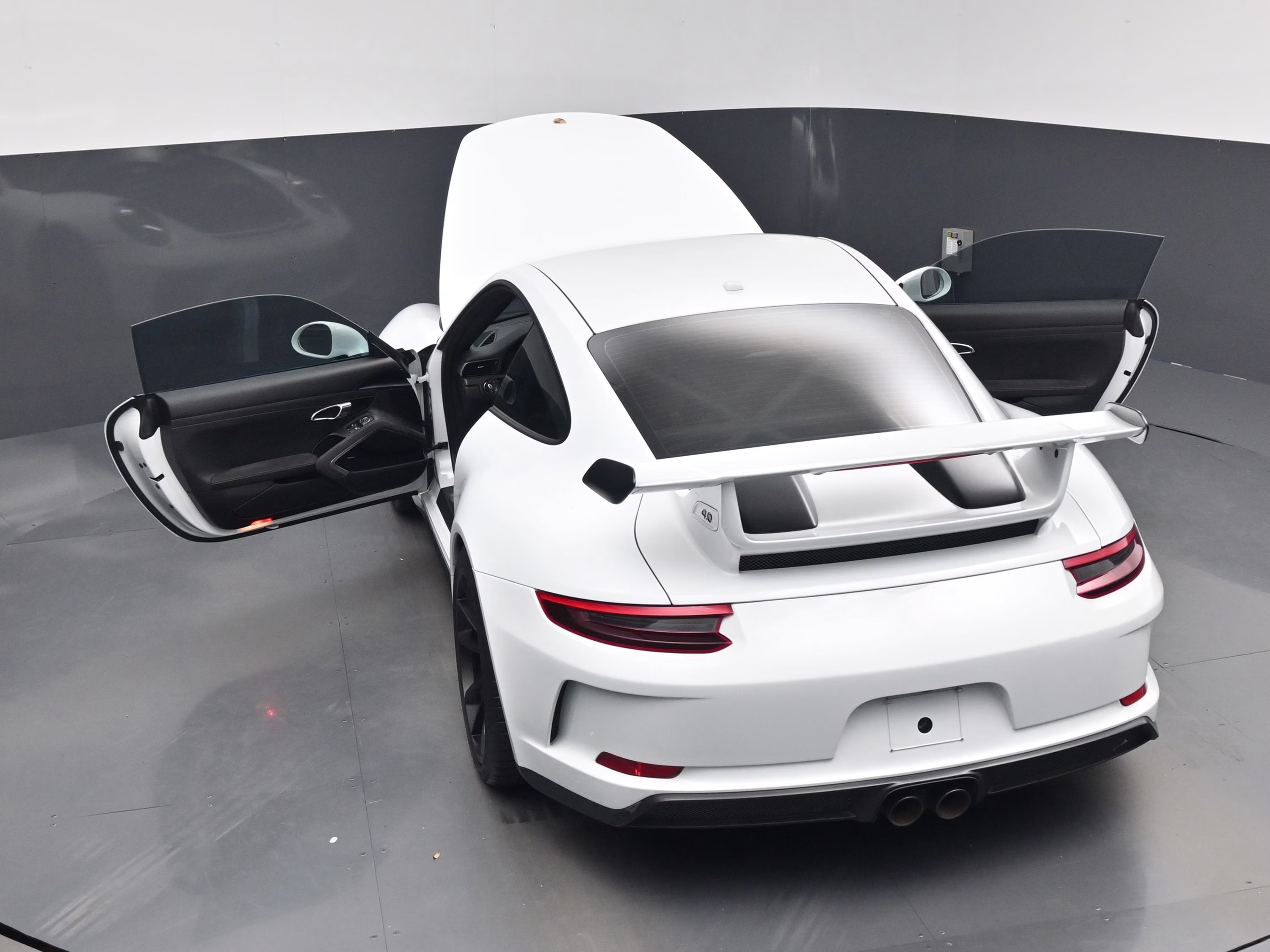 2018 White Porsche 911 GT3 RWD Coupe