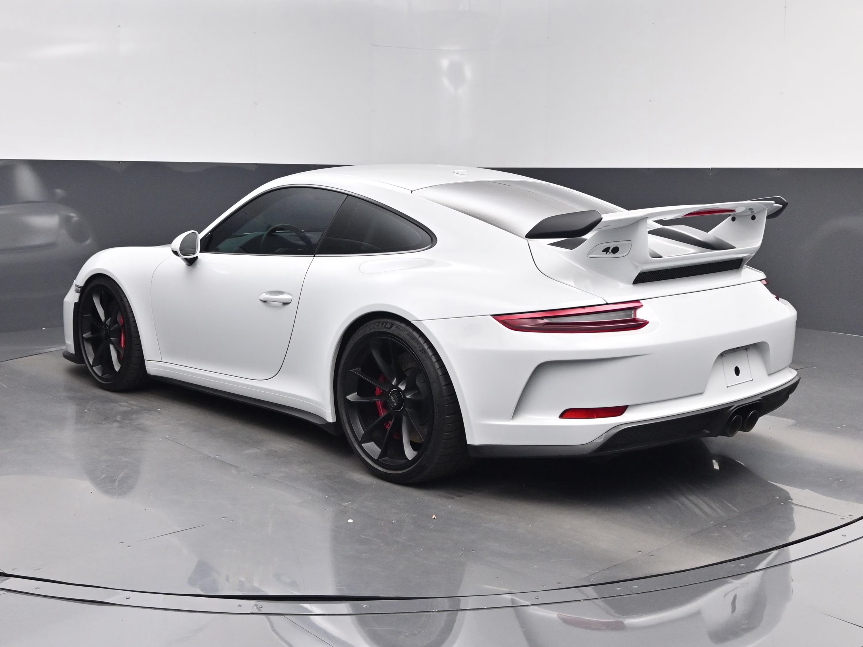 2018 White Porsche 911 GT3 RWD Coupe