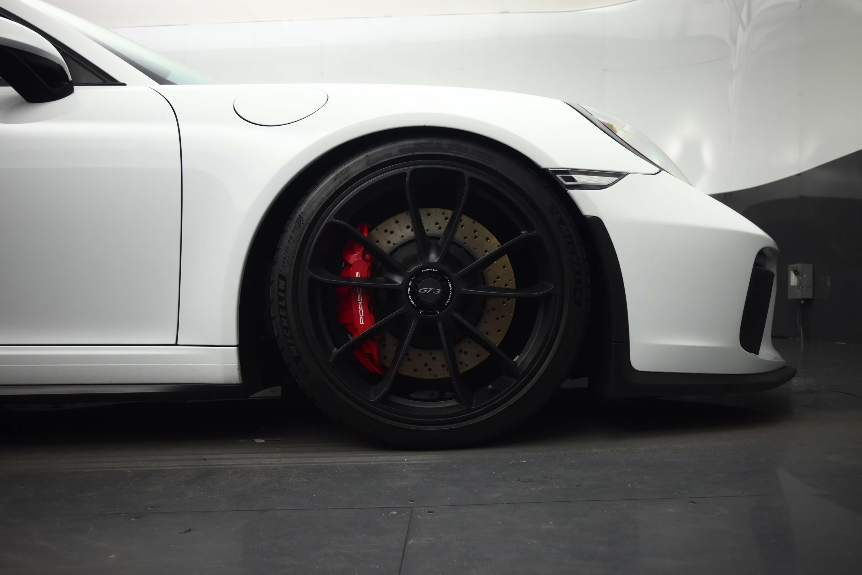 2018 White Porsche 911 GT3 RWD Coupe