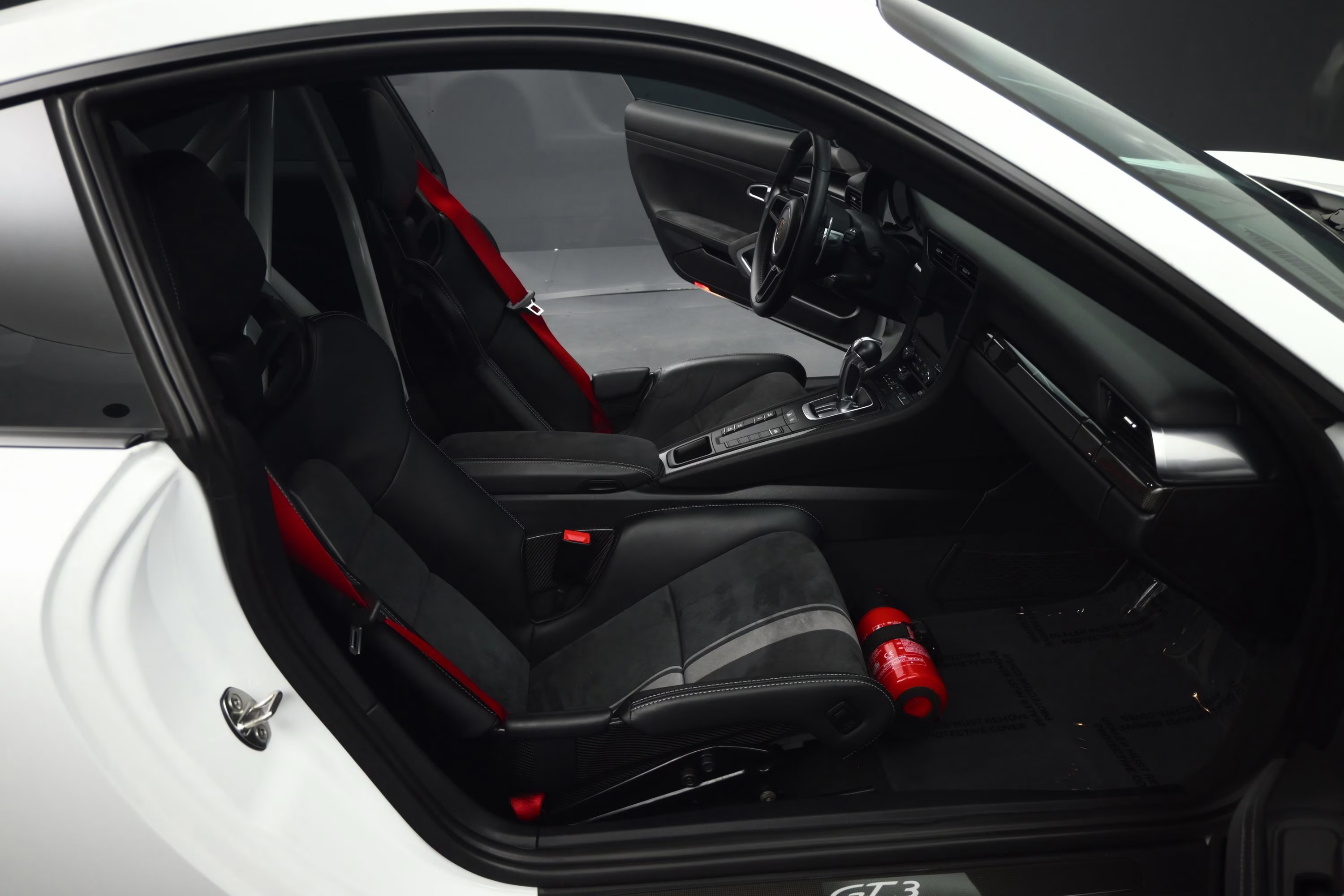 2018 White Porsche 911 GT3 RWD Coupe