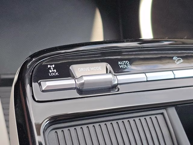 2026 Shimmering Silver Hyundai Tucson Hybrid SEL AWD SUV