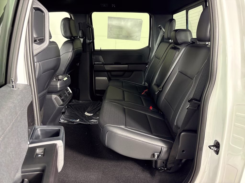 2026 Oxford White Ford F-150 Lariat 4X4 Truck