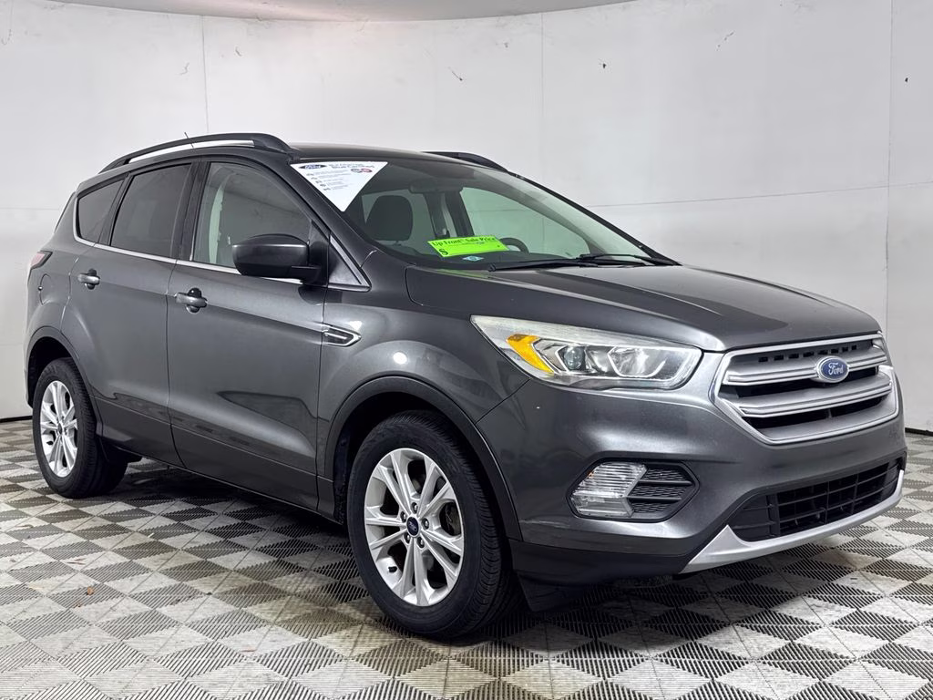 2017 Magnetic Ford Escape SE FWD SUV