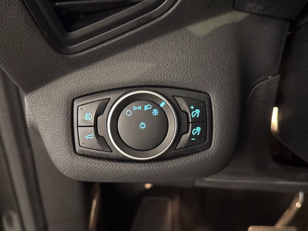 2017 Magnetic Ford Escape SE FWD SUV