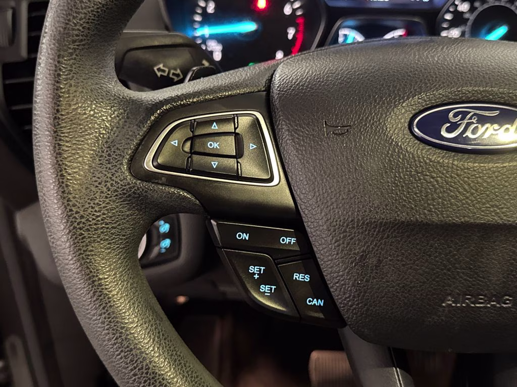 2017 Magnetic Ford Escape SE FWD SUV