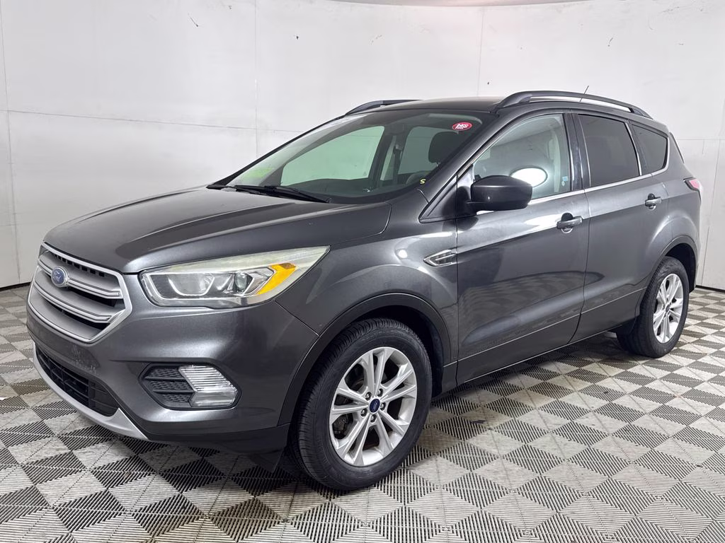 2017 Magnetic Ford Escape SE FWD SUV