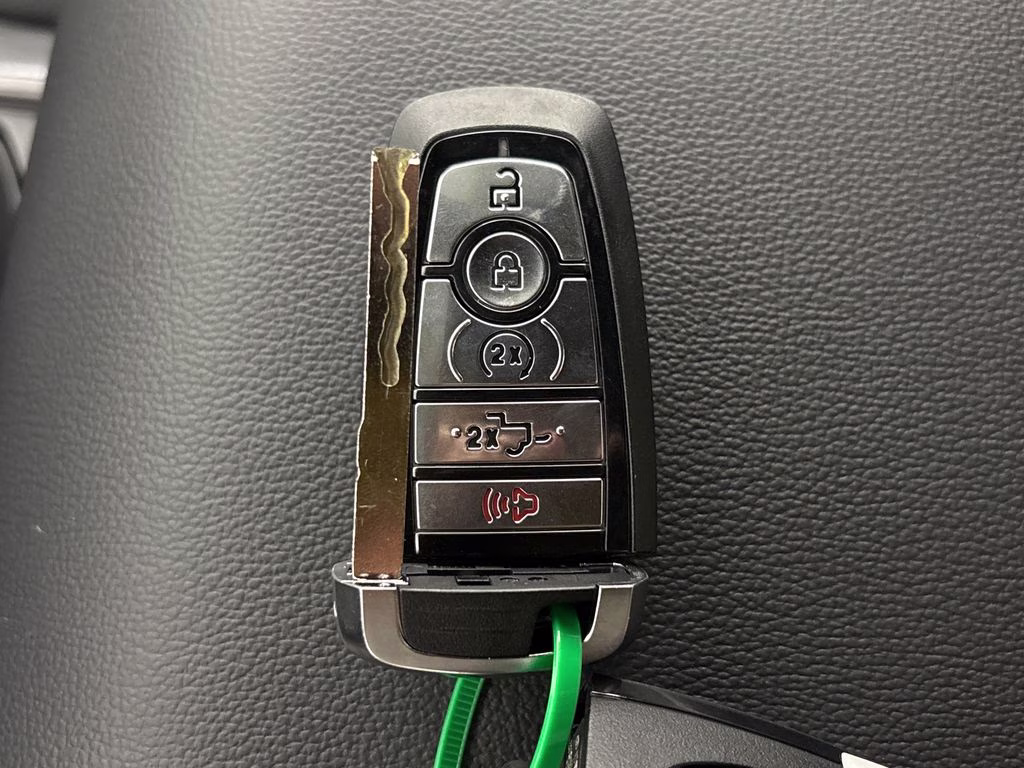2026 Oxford White Ford F-150 Lariat 4X4 Truck