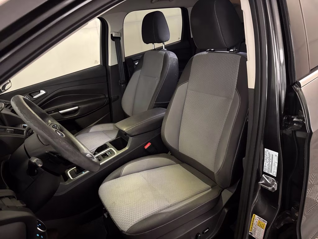 2017 Magnetic Ford Escape SE FWD SUV