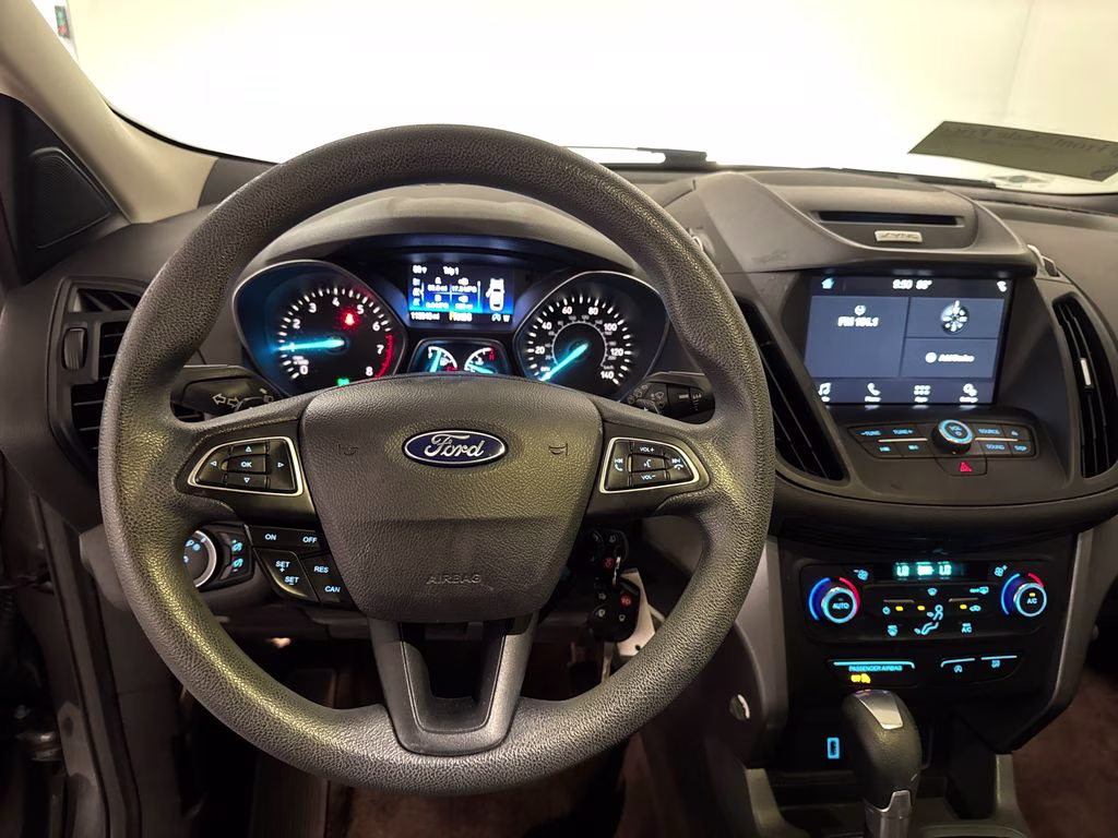 2017 Magnetic Ford Escape SE FWD SUV