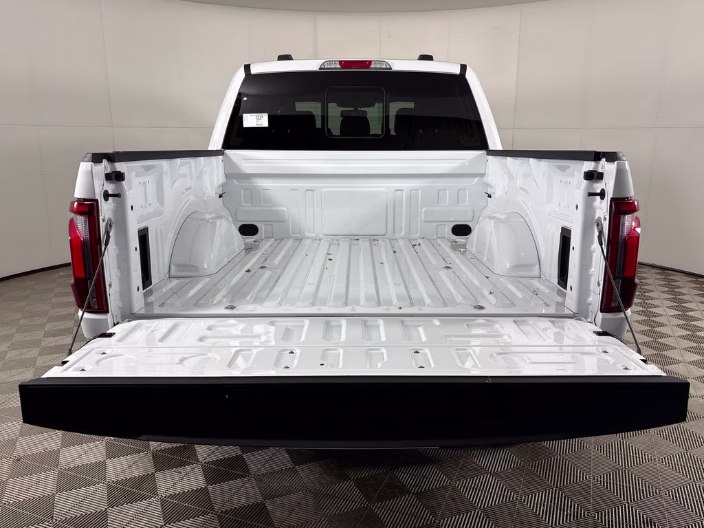 2026 Oxford White Ford F-150 Lariat 4X4 Truck