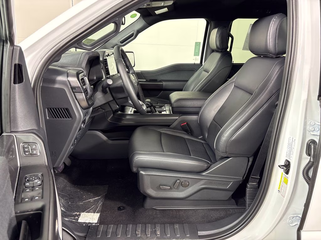 2026 Oxford White Ford F-150 Lariat 4X4 Truck