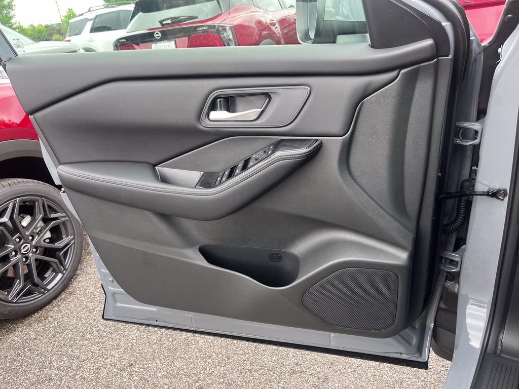 2026 Boulder Gray Pearl Nissan Rogue FWD SUV