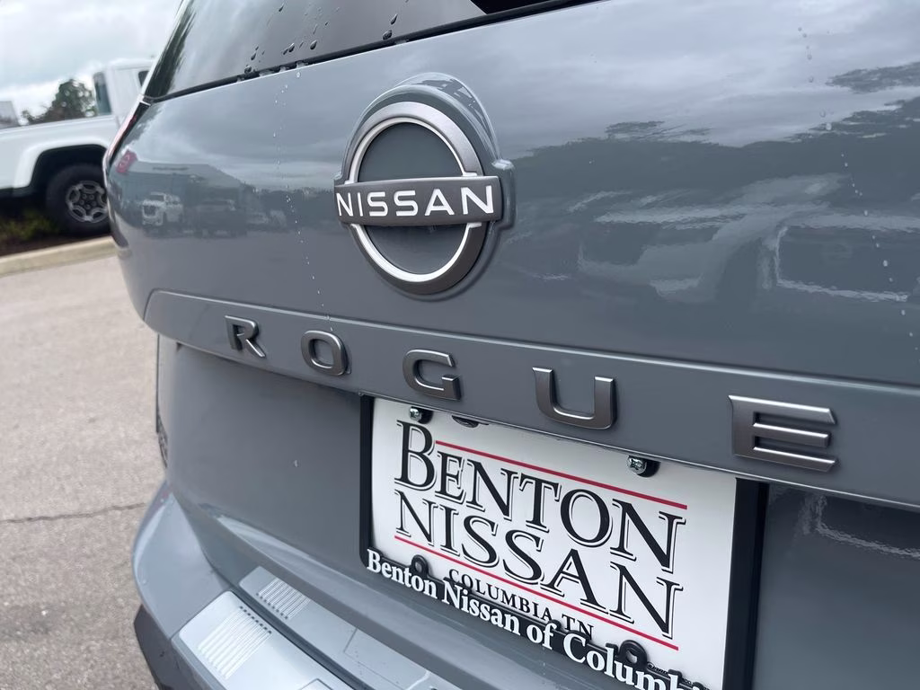 2026 Boulder Gray Pearl Nissan Rogue FWD SUV