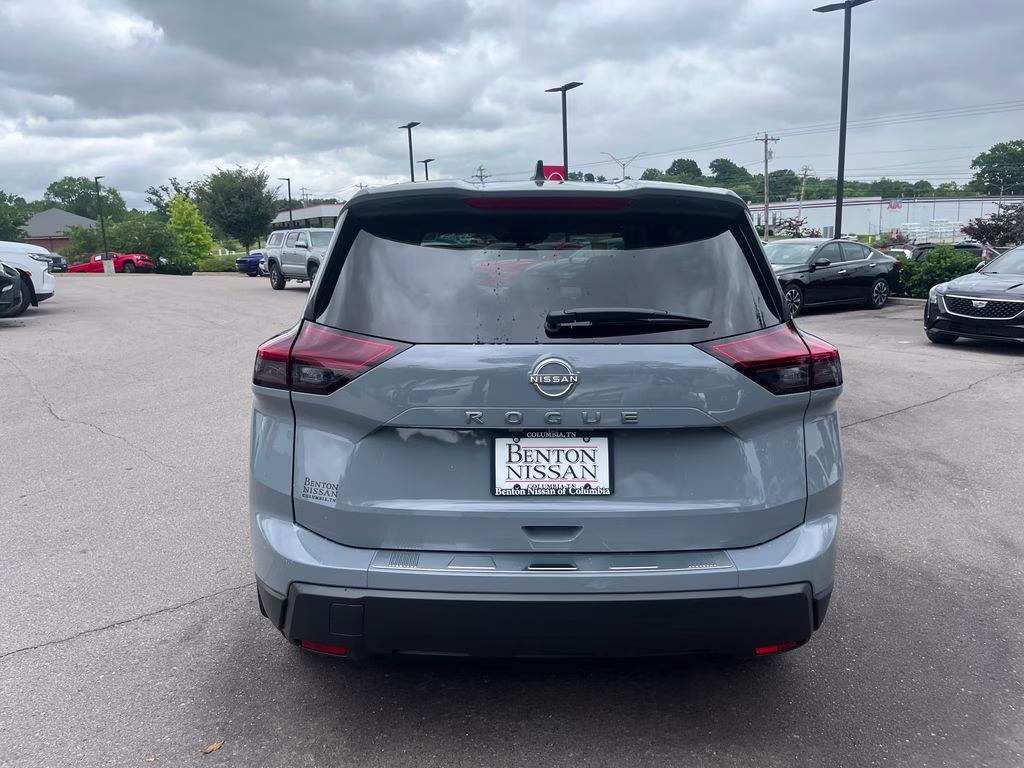 2026 Boulder Gray Pearl Nissan Rogue FWD SUV