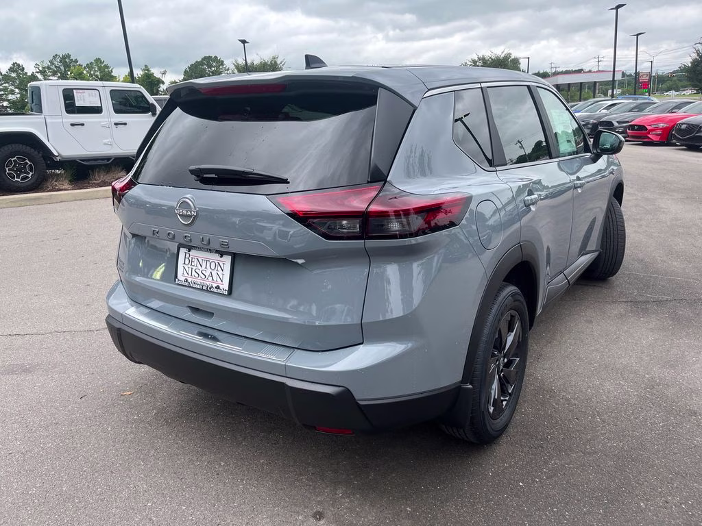 2026 Boulder Gray Pearl Nissan Rogue FWD SUV