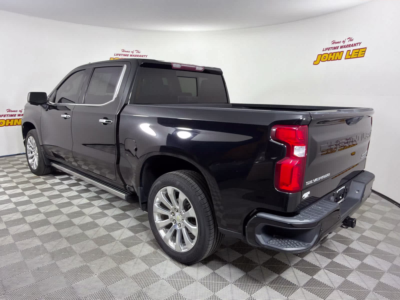 2021 Black Chevrolet Silverado 1500 High Country 4X4 Truck