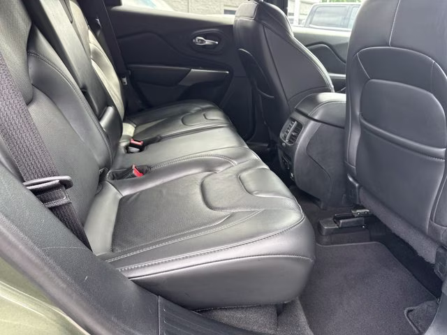 2020 Olive Green Pearlcoat Jeep Cherokee Limited 4X4 SUV