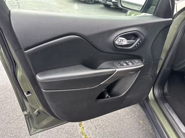 2020 Olive Green Pearlcoat Jeep Cherokee Limited 4X4 SUV