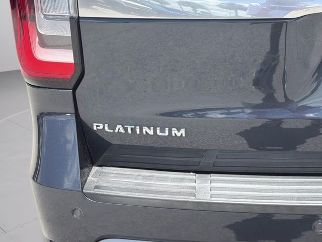 2022 Blue Metallic Ford Expedition Max Platinum RWD SUV