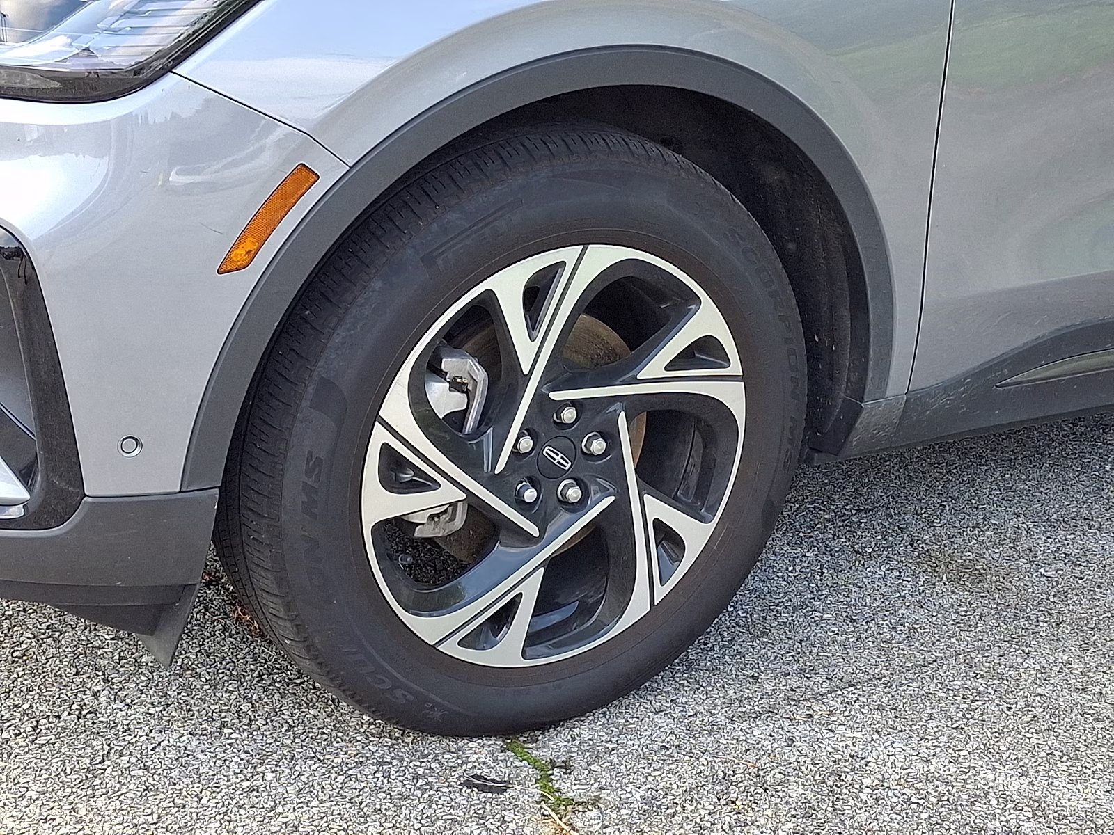 2024 Gray Metallic Lincoln Nautilus Premiere AWD