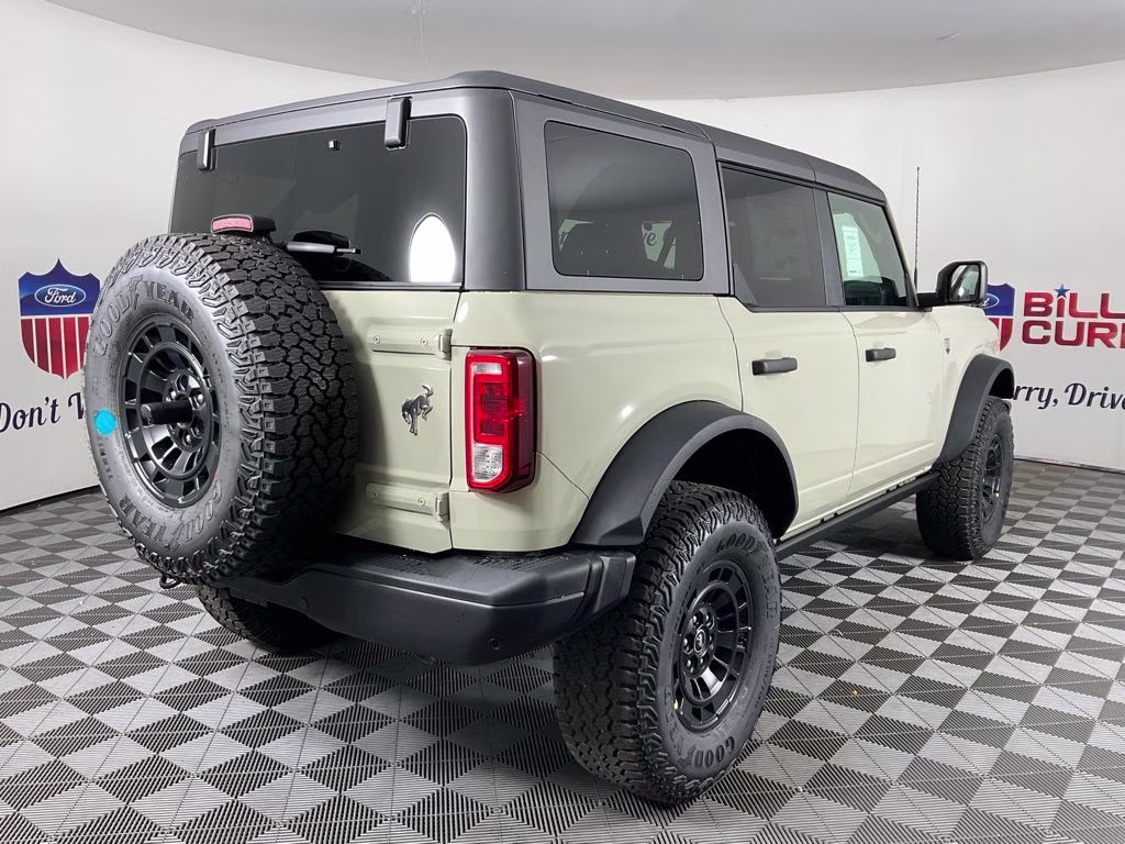 2026 Desert Sand Ford Bronco Big Bend 4X4 SUV