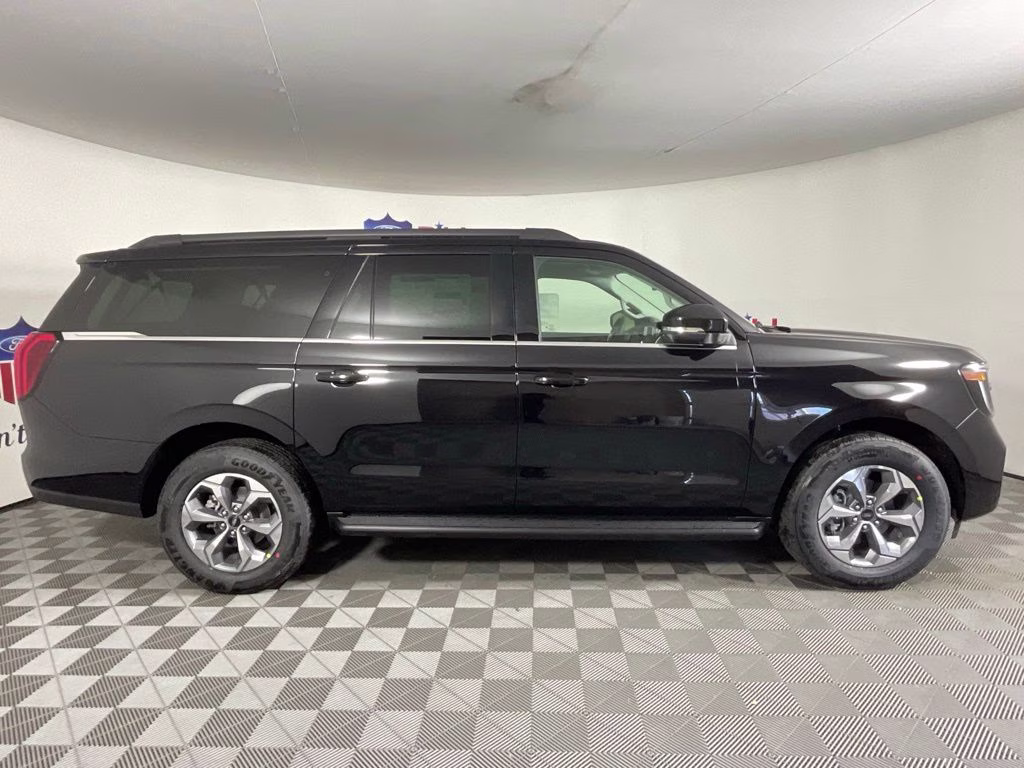 2027 Black Metallic Ford Expedition Max Active RWD SUV