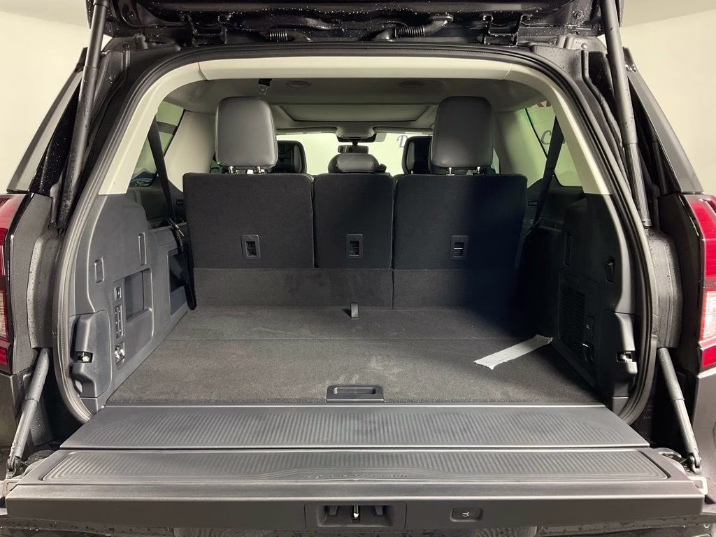 2027 Gray Metallic Ford Expedition Max Active RWD SUV