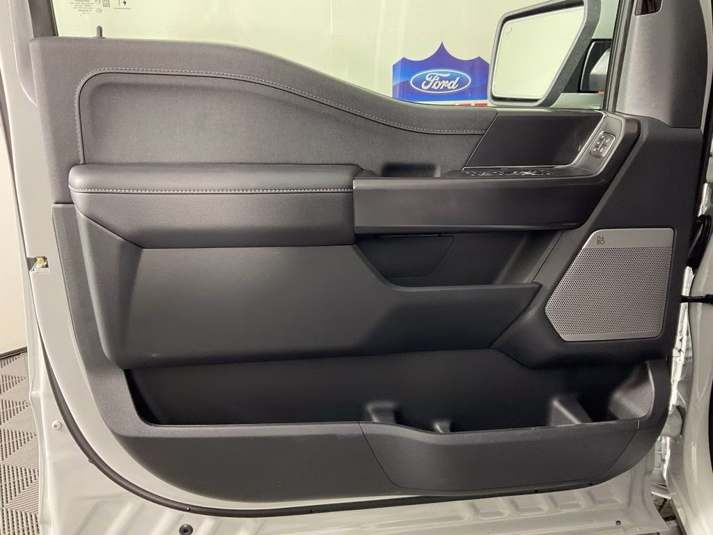 2026 Avalanche Ford F-150 Lariat 4X4 Truck