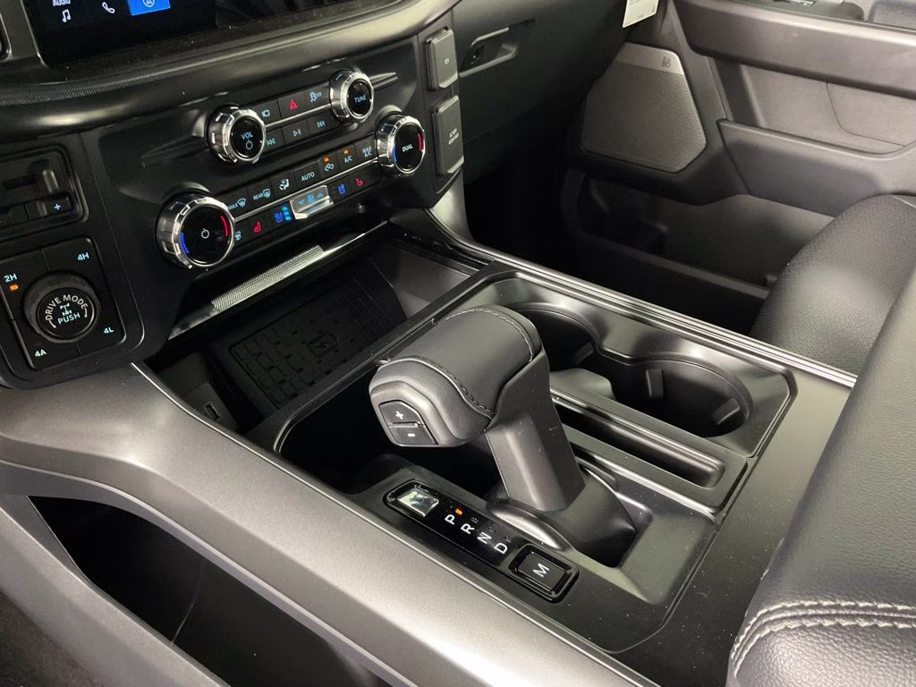 2026 Avalanche Ford F-150 Lariat 4X4 Truck